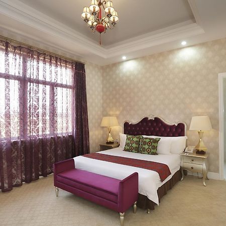 President Hotel At Umodzi Park Lilongwe Bagian luar foto