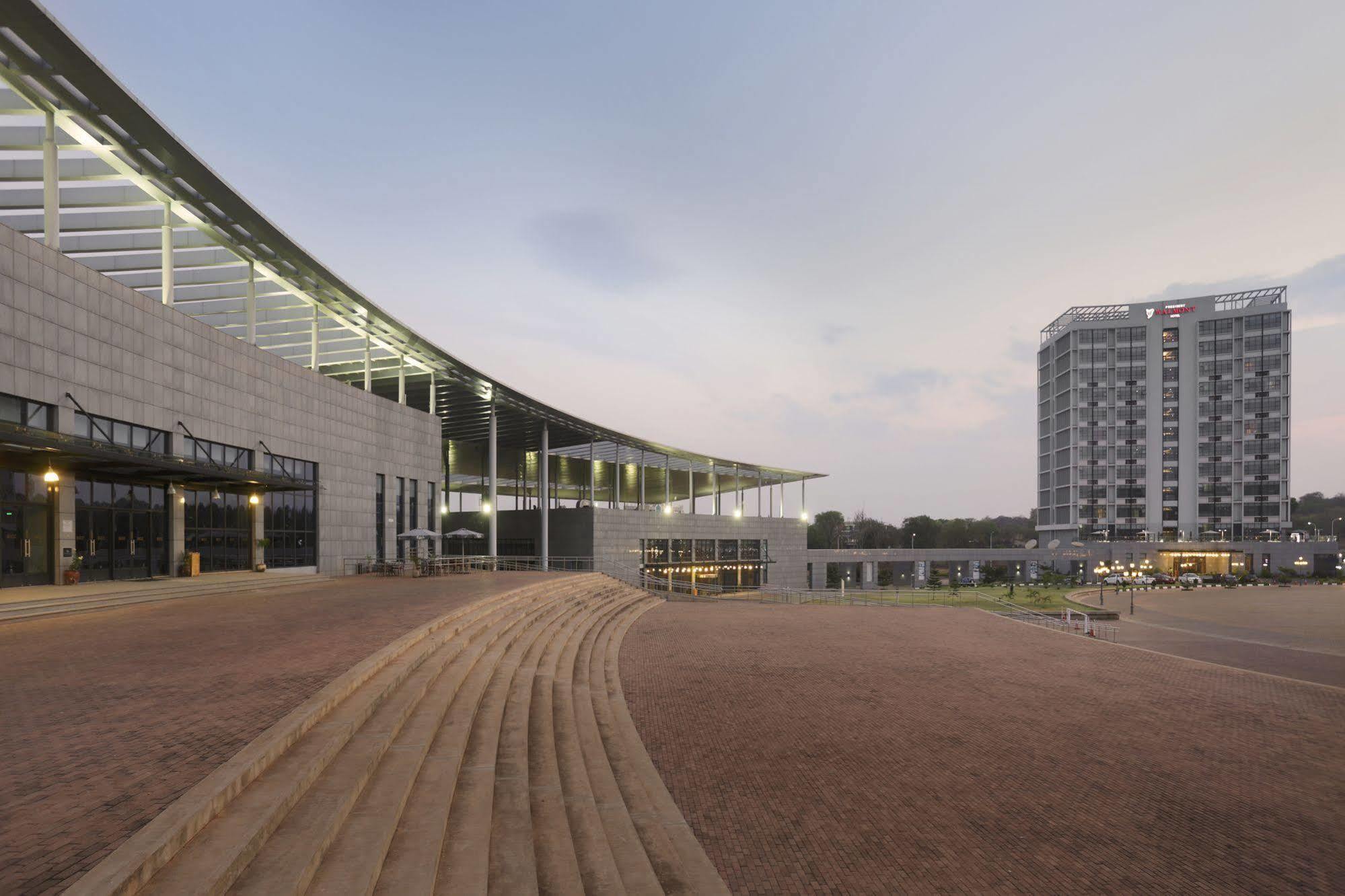 President Hotel At Umodzi Park Lilongwe Bagian luar foto