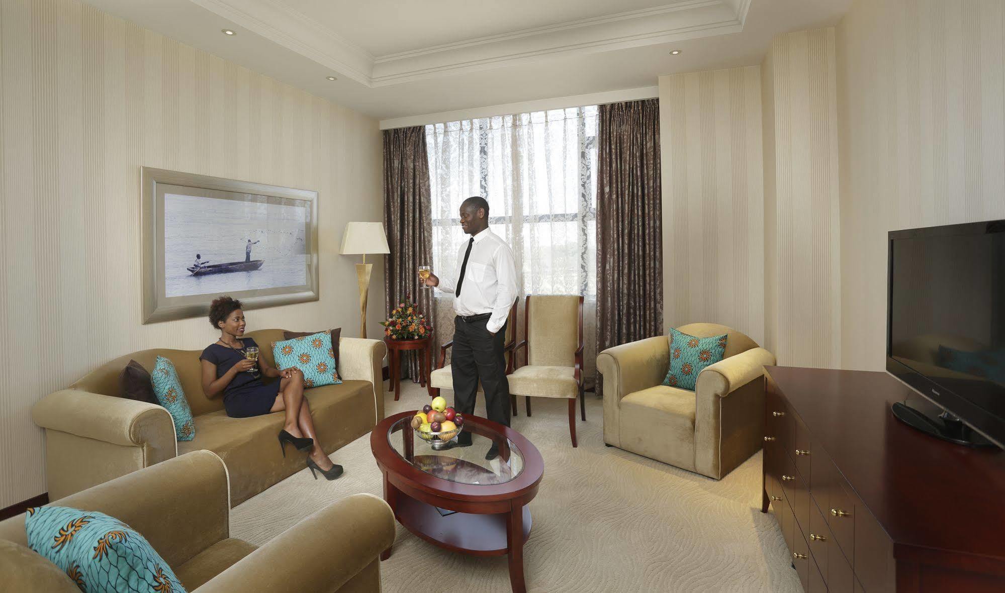 President Hotel At Umodzi Park Lilongwe Bagian luar foto